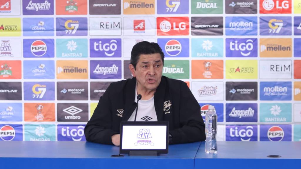 Conferencia de prensa de Luis Fernando Tena | Alex Meoño 