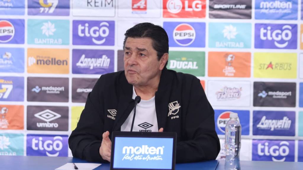 Conferencia de prensa de Luis Fernando Tena | Alex Meoño 