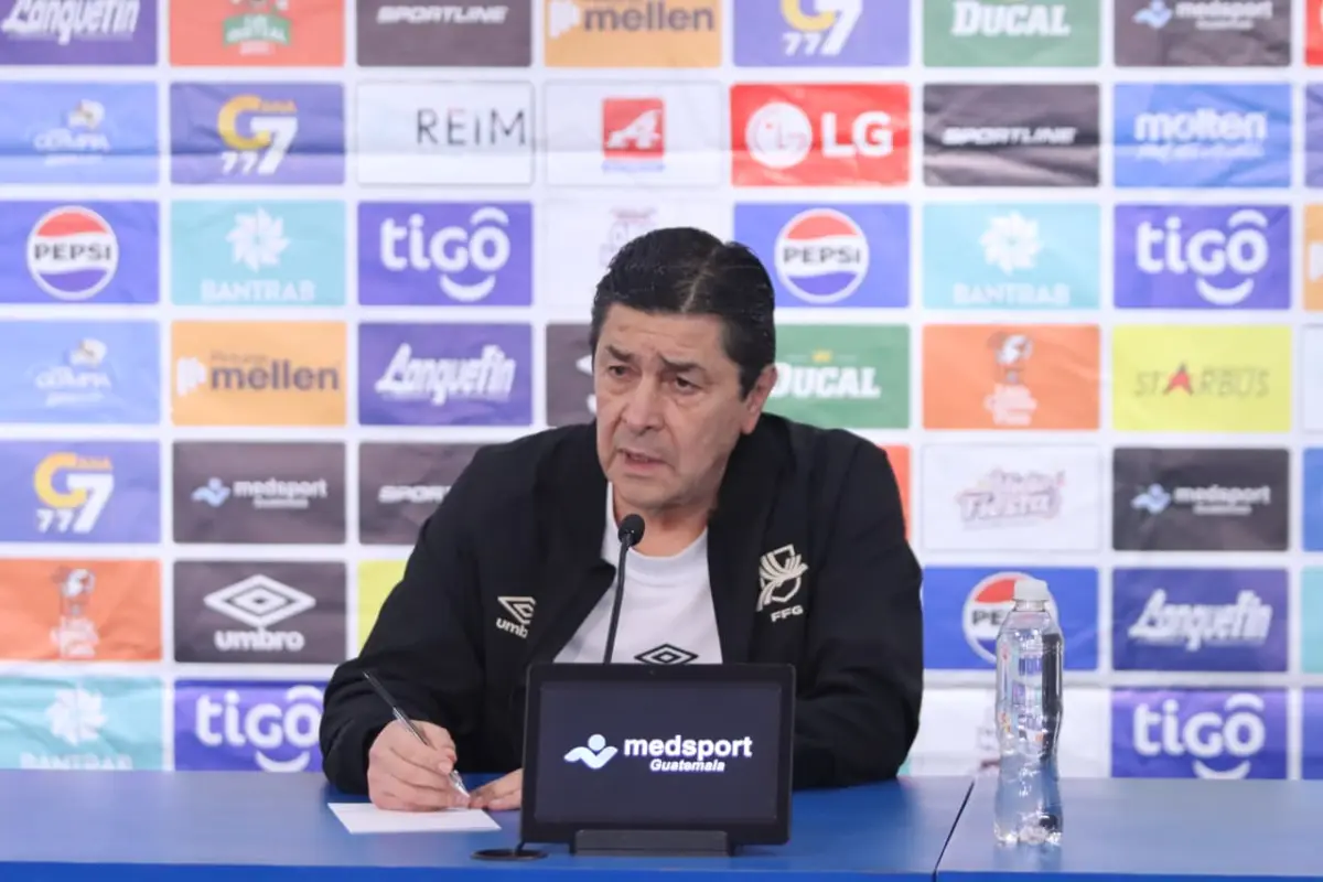 Luis Fernando Tena, técnico de la Selección Nacional de Guatemala 