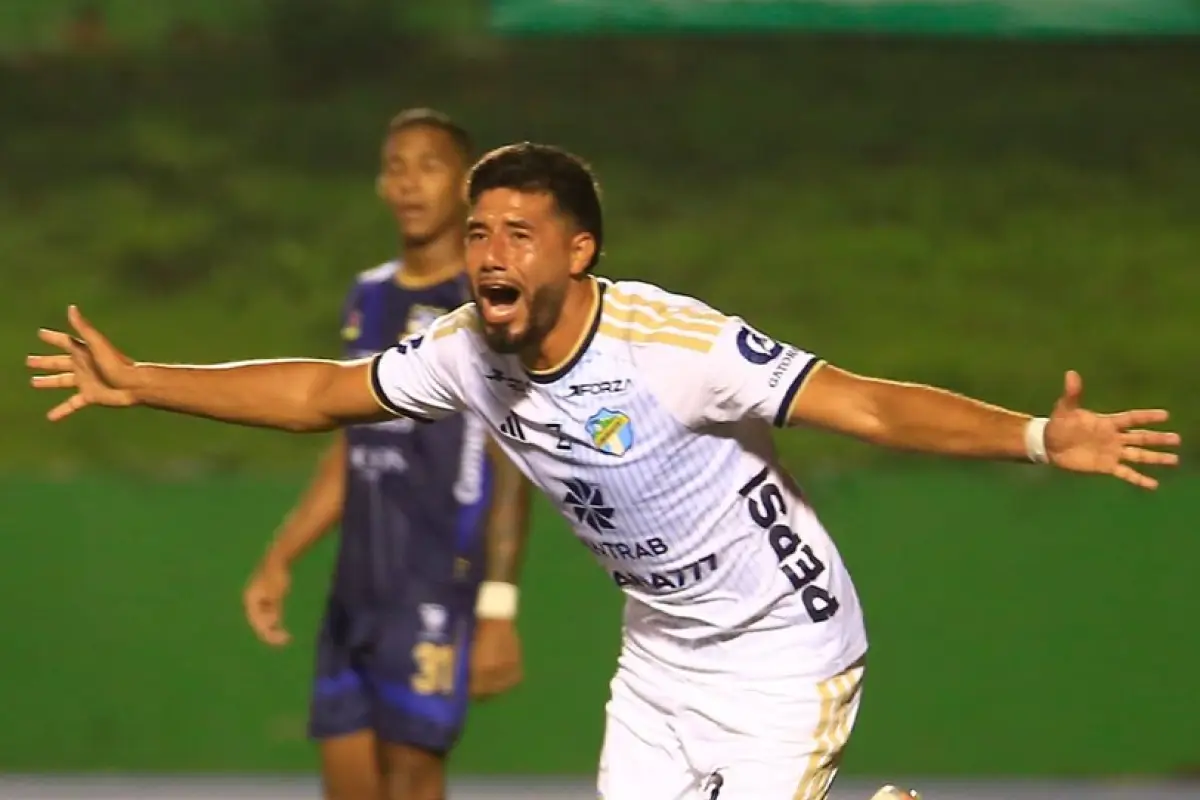 Comunicaciones derrotó a Deportivo Suchitepéquez 
