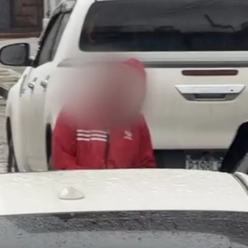 PMT denuncia que apartaparqueos cobran tarifas por hora, día y hasta por mes en la capital. ,Captura de pantalla video de X.