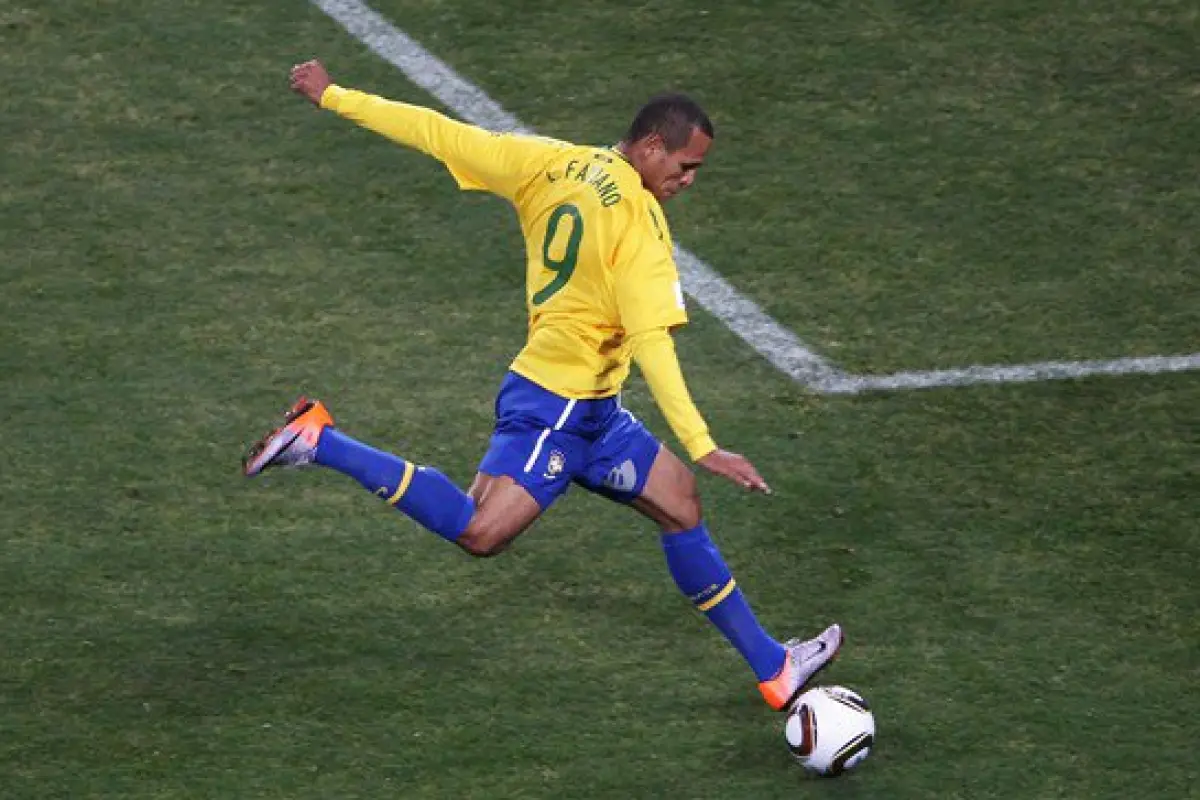 Luis Fabiano durante el Mundial 2010 con Brasil - FIFA