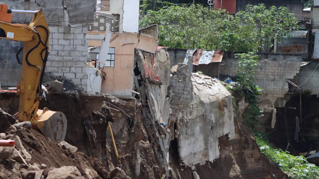 Colapso de viviendas en Villa Hermosa, San Miguel Petapa | Omar Solís/Emisoras Unidas