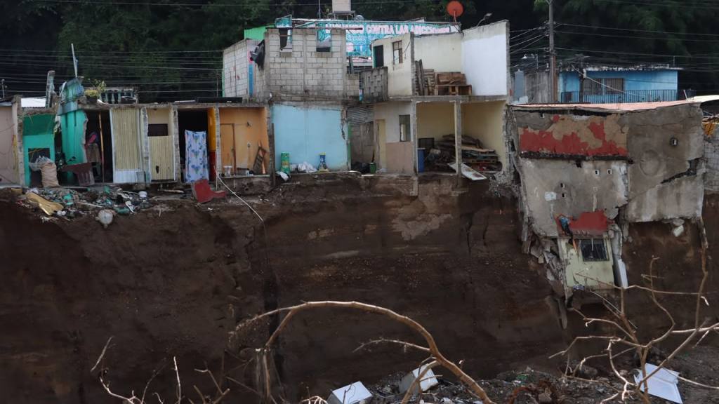 Colapso de viviendas en Villa Hermosa, San Miguel Petapa | Omar Solís/Emisoras Unidas
