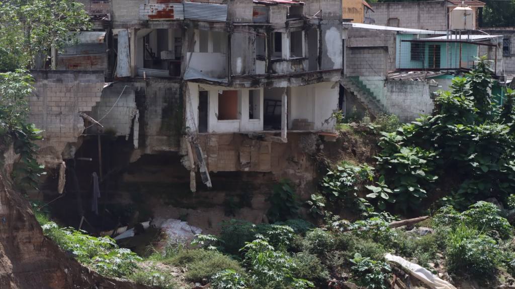 Colapso de viviendas en Villa Hermosa, San Miguel Petapa | Omar Solís/Emisoras Unidas