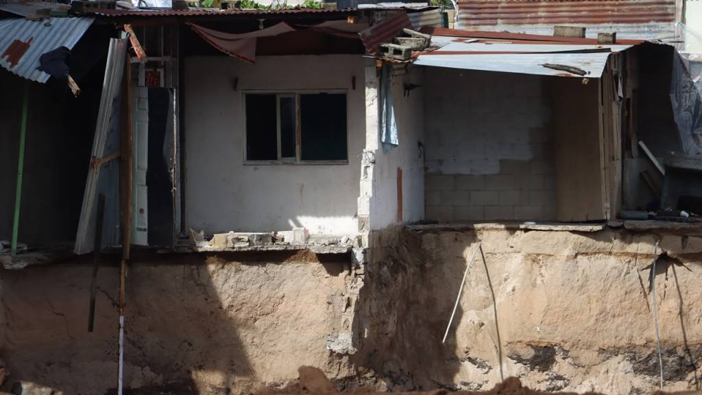 Colapso de viviendas en Villa Hermosa, San Miguel Petapa, Guatemala, en octubre de 2026. | Omar Solís/Emisoras Unidas