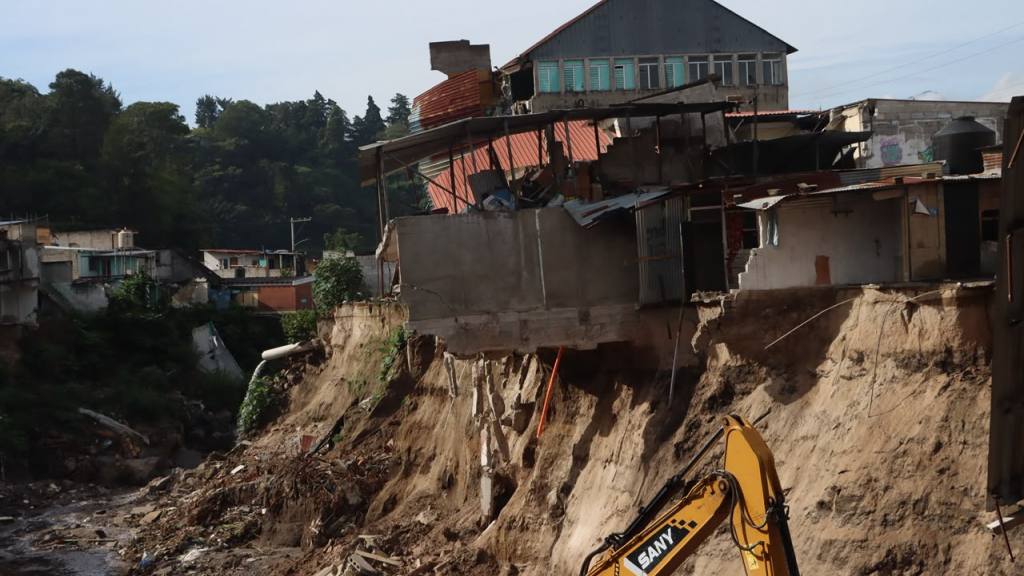 Colapso de viviendas en Villa Hermosa, San Miguel Petapa, Guatemala, en octubre de 2026. | Omar Solís/Emisoras Unidas