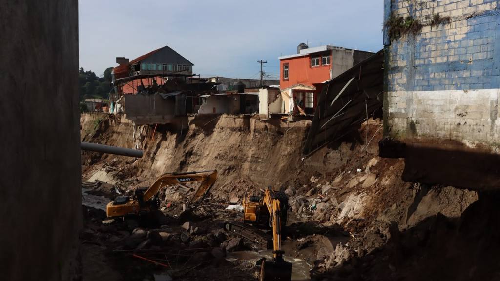 Colapso de viviendas en Villa Hermosa, San Miguel Petapa, Guatemala, en octubre de 2026. | Omar Solís/Emisoras Unidas