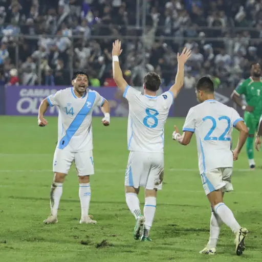 Celebración de Matt Evans ante Surinam - Alex Meoño