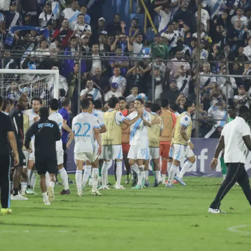 Celebración de Guatemala ante Surinam - Alex Meoño