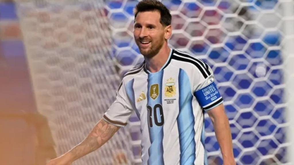 Lionel Messi llega a Argentina para su despedida de la Selección