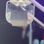 Niño queda colgado de la rueda de la fortuna en la Feria de Torreón, México. ,Captura de pantalla video de X.
