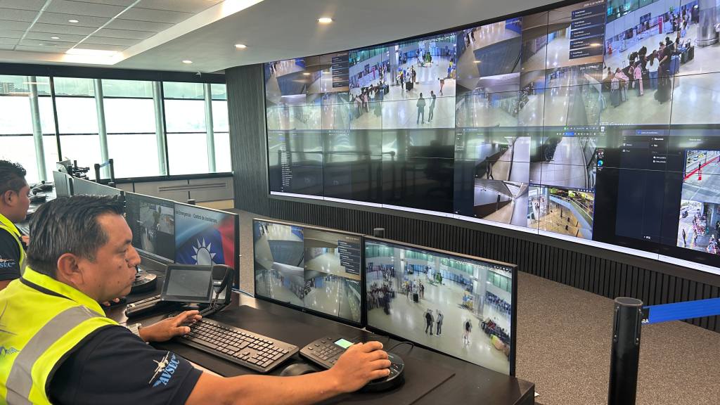 Centro de Monitoreo del Aeropuerto Internacional La Aurora | Omar Solís/EU