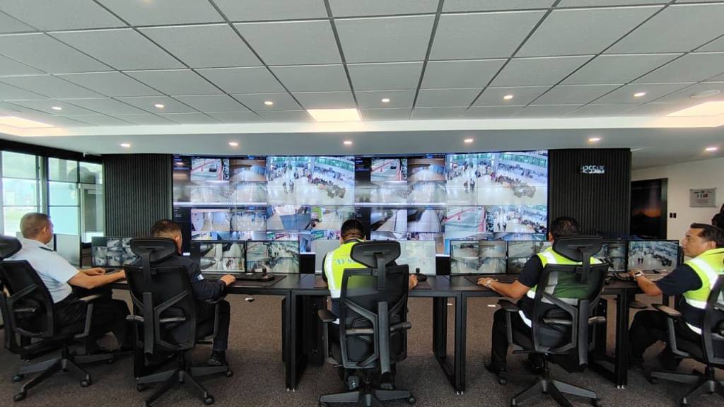 Centro de Monitoreo del Aeropuerto Internacional La Aurora | Omar Solís/EU
