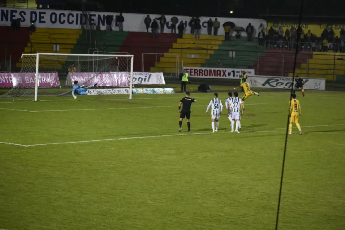 Gol de David Chuc en el último suspiro en el Marquesa de la Ensenada 
