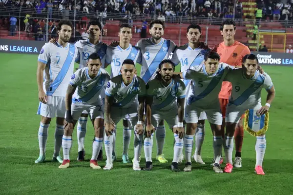 El once titular de Guatemala para recibir a Surinam