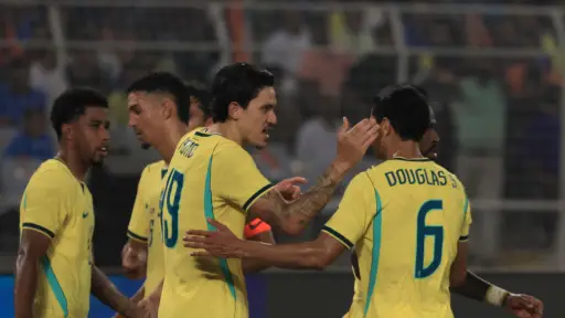 Brasil cierra su gira internacional goleando a India