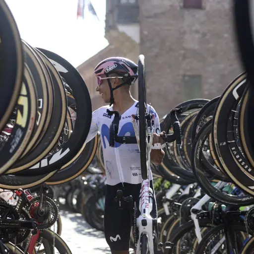 Nairo Quintana fue homenajeado en su última carrera como ciclista - Movistar Team