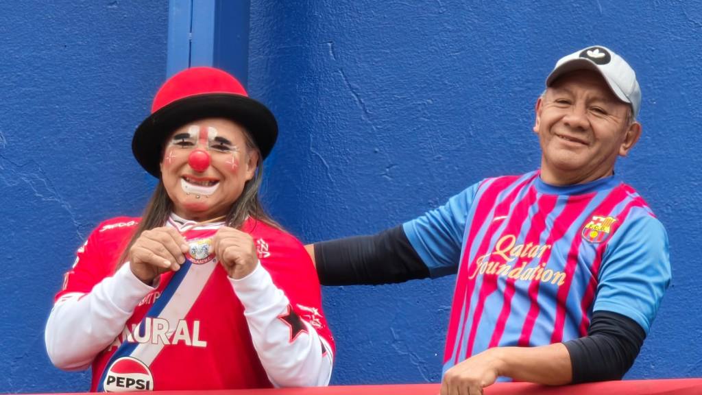 Colocan la primera piedra para la remodelación del Estadio Mario Camposeco | Willber Colloy