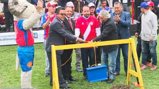 Colocan la primera piedra para la remodelación del Estadio Mario Camposeco