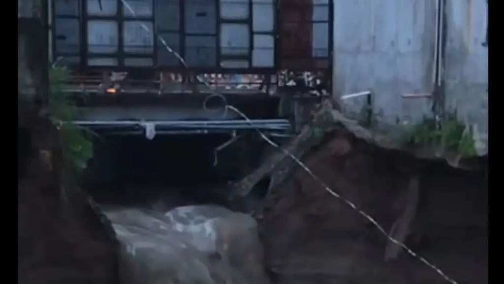 La corriente del Río Pinula amenaza varias estructuras cercanas.  ,Captura de pantalla.