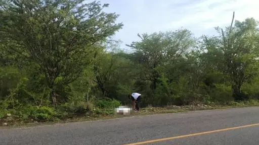 El cuerpo de la mujer fue encontrado a orillas de la carretera, en el cruce de Estanzuela, por el caserío puente Mármol. ,Bomberos Voluntarios