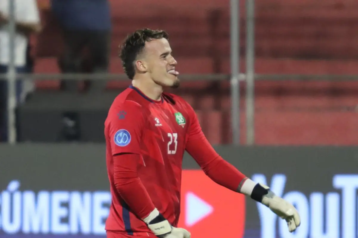 Etienne Vaessen, portero de Surinam 