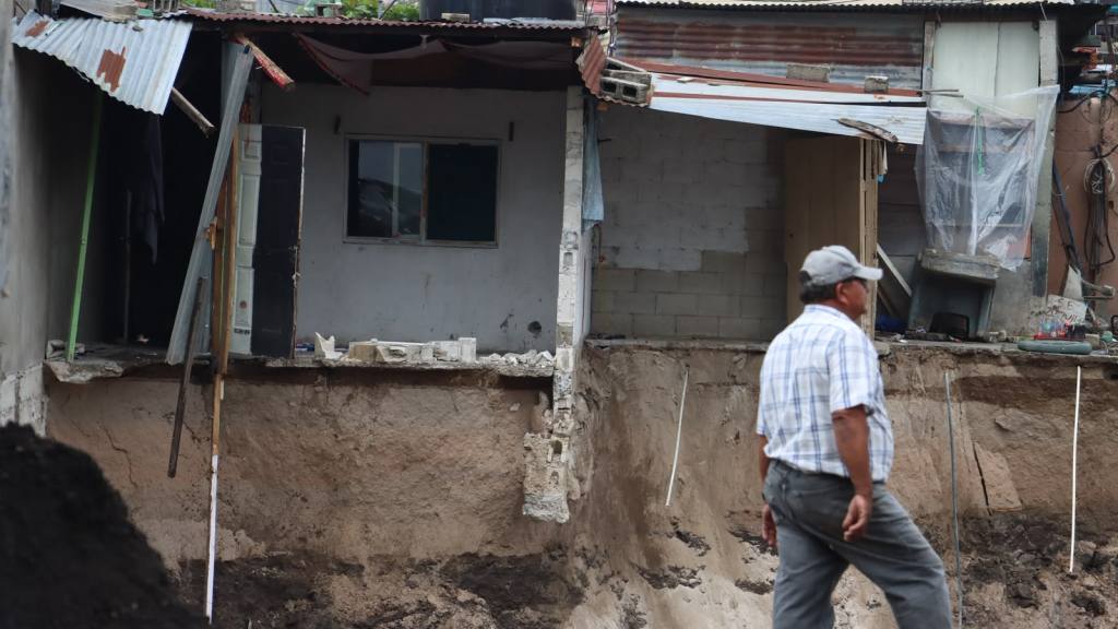Emergencia por lluvias en Villa Hermosa, San Miguel Petapa | Omar Solís, Emisoras Unidas