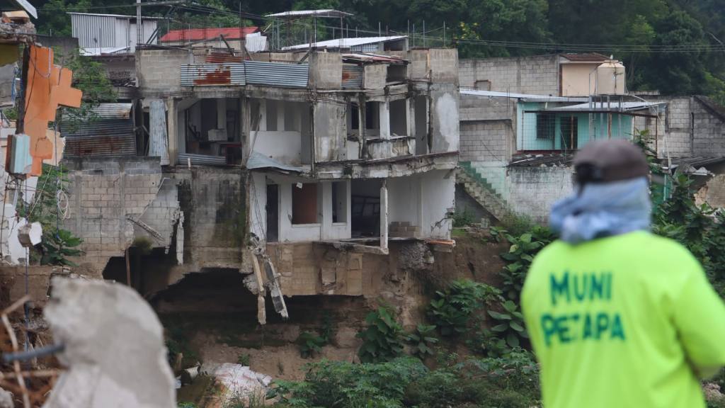 Emergencia por lluvias en Villa Hermosa, San Miguel Petapa | Omar Solís, Emisoras Unidas