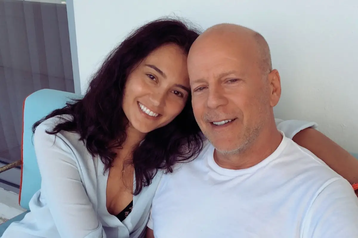 Emma Heming y Bruce Willis, Redes sociales de Emma Heming