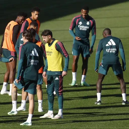 Plantilla del Real Madrid en plena etapa de entrenamiento 