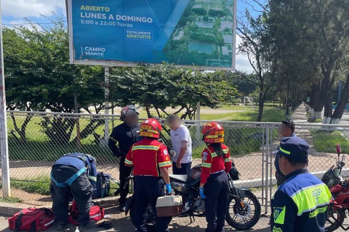 Una persona fue atacada a balazos frente al Campo Marte., PMT capitalina/Montejo