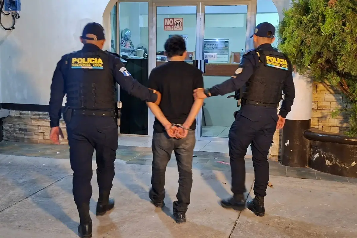 El sospechoso fue puesto a disposición del órgano jurisdiccional para resolver su situación legal., PNC