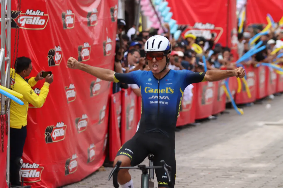 José Muñiz, del Canel´s Java de México, ganó la novena etapa de la Vuelta a Guatemala 