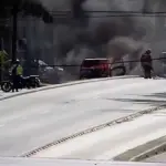 El incendio alarmó a los demás usuarios de la vía. ,Captura de pantalla.