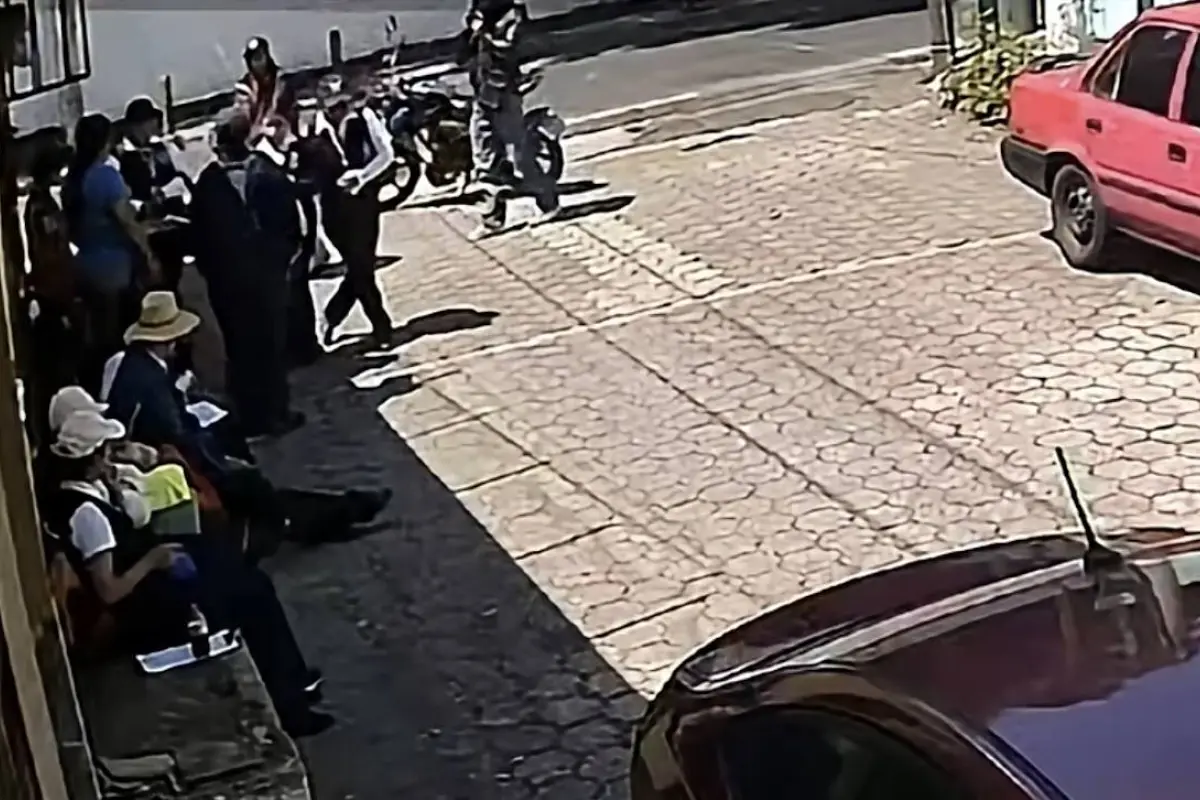 Graban asalto armado contra personal de Salud en Villa Nueva., Captura de pantalla video de Facebook.