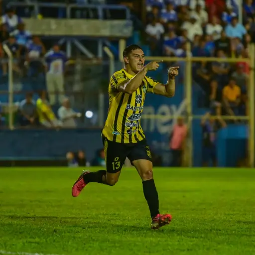 Héctor Morales, líder del goleo del Torneo Apertura 2026 - Aurora FC