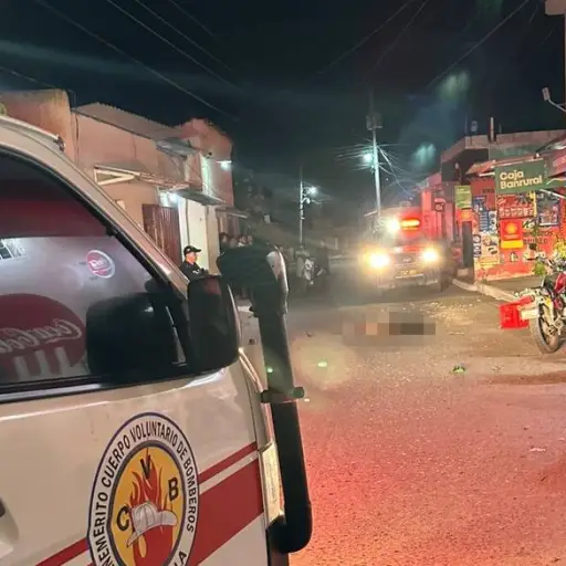 Área donde ocurrió el ataque armado contra tres personas en Zacapa. ,Bomberos Voluntarios