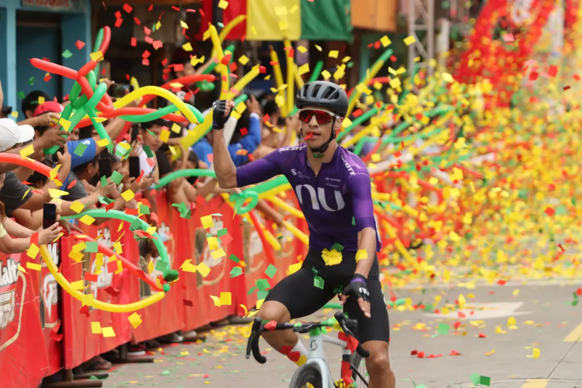 Jhonatan Chaves gana la cuarta etapa de la Vuelta a Guatemala - Alex Meoño