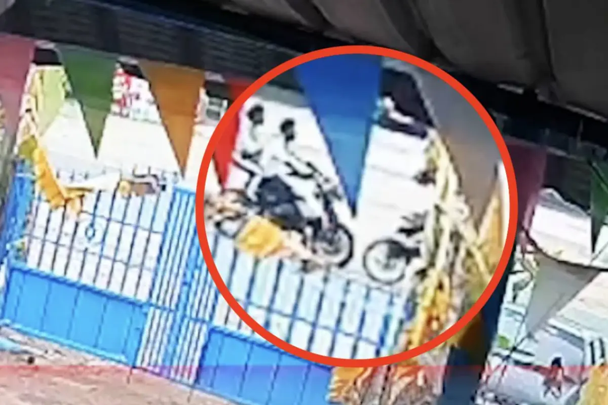 Impactante video muestra incendio de motocicletas tras choque que dejó dos muertos., Captura de pantalla video de X.