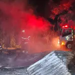 El incendio dejó daños materiales y pérdidas económicas. ,Bomberos Municipales Departamentales. 