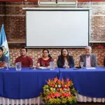 Integrantes de la organización Cristosal asisten a una rueda de prensa este jueves, 22 de octubre, en Ciudad de Guatemala. ,EFE