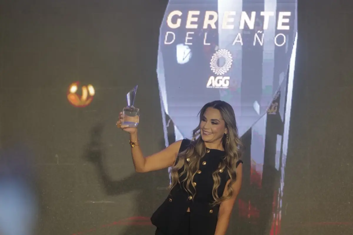 Marie Belle Archila, Gerente General de Grupo Emisoras Unidas, se llevó el premio en la categoría Innovación Comercial, que reconoce la creatividad y gestión estratégica en el área comercial. , Foto Edwin Bercián 