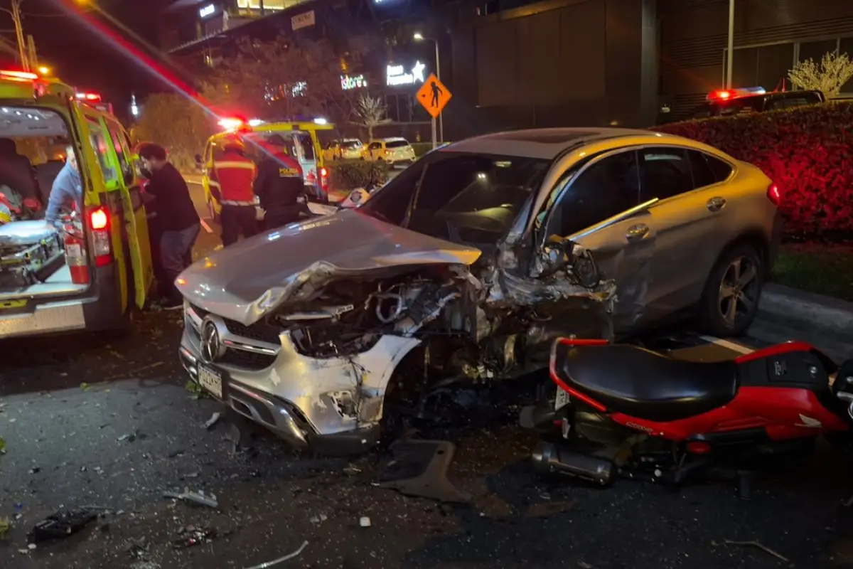 Lugar donde ocurrió el accidente en zona 15., Bomberos Municipales