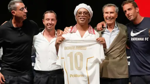 Ya hay fecha para el regreso de Ronaldinho a las canchas