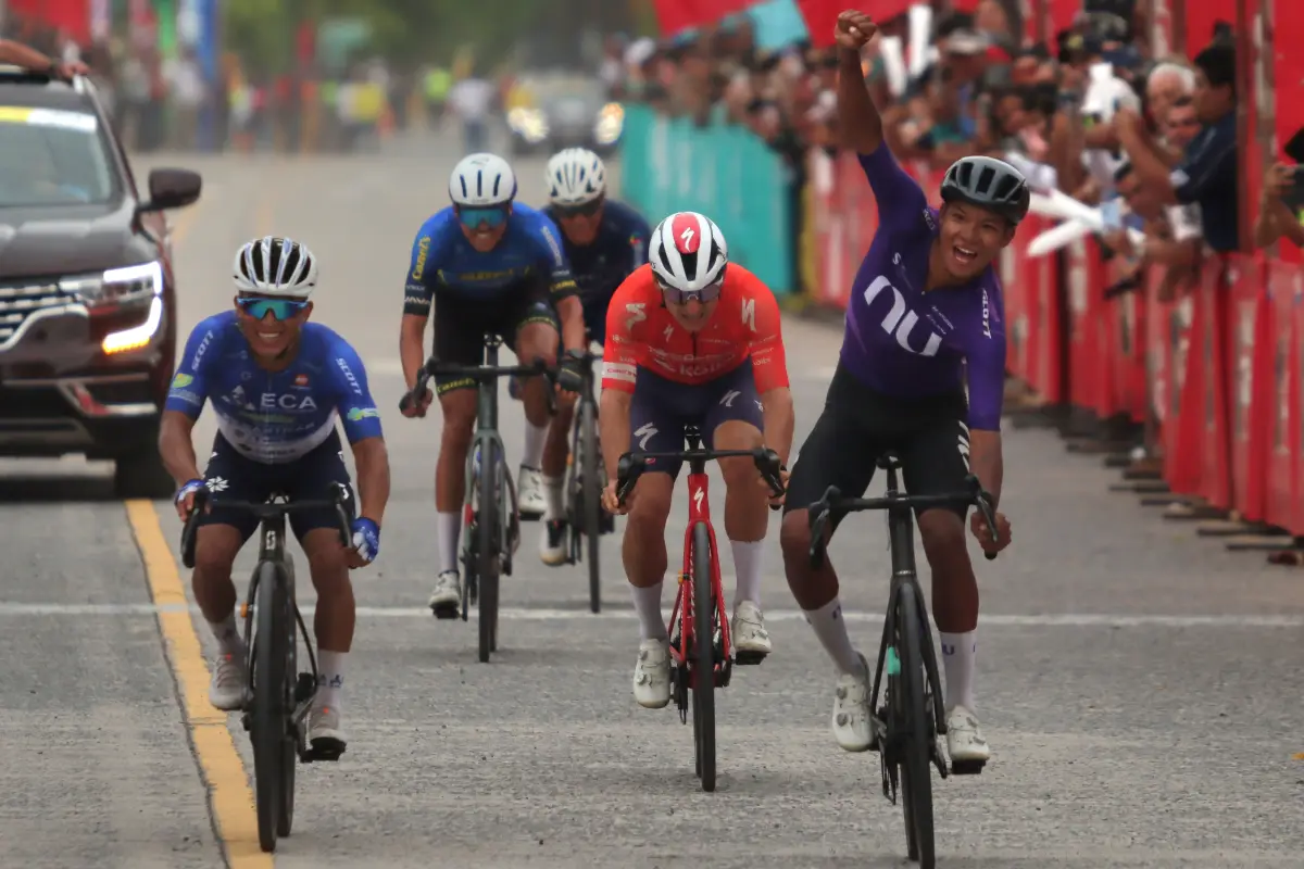 Johan Rubio de Colombia ganó la primera etapa de la Vuelta a Guatemala 