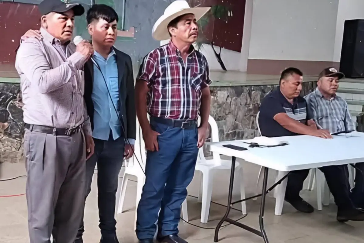 Hermanos Choc Toz reciben oportunidad laboral en municipalidad de Senahú., Medios locales