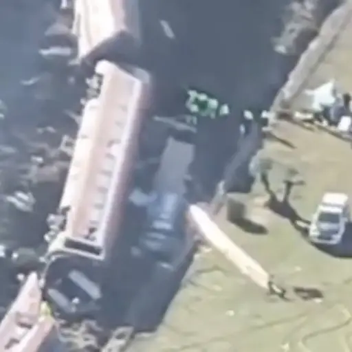Así quedó la escena del choque de trenes en España. ,Captura de pantalla video de X.
